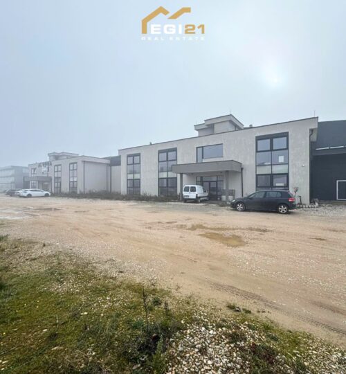 Depo 1500 m²  për QIRA,  Preoc