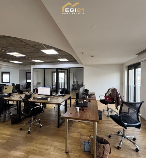 Zyrë 230m² për QIRA, Lakrishtë